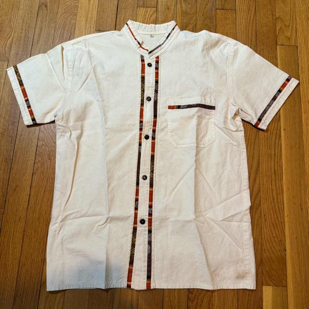 Men's (M) White Short Sleeve Shirt with Accents